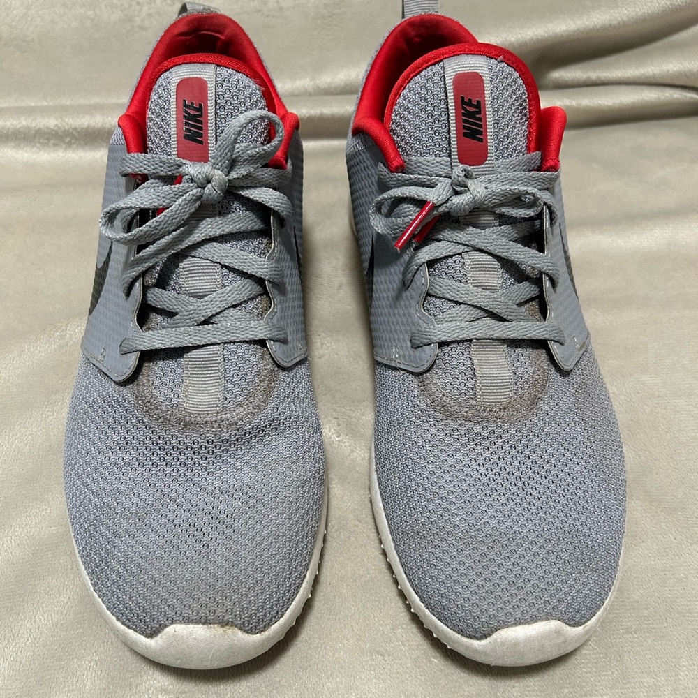 Nike running shoes men’s 9.5